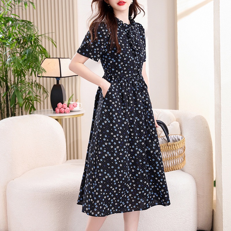 Vintage marineblauwe bloemenpr - French Vintage Floral Midi Dress recensie en prijs